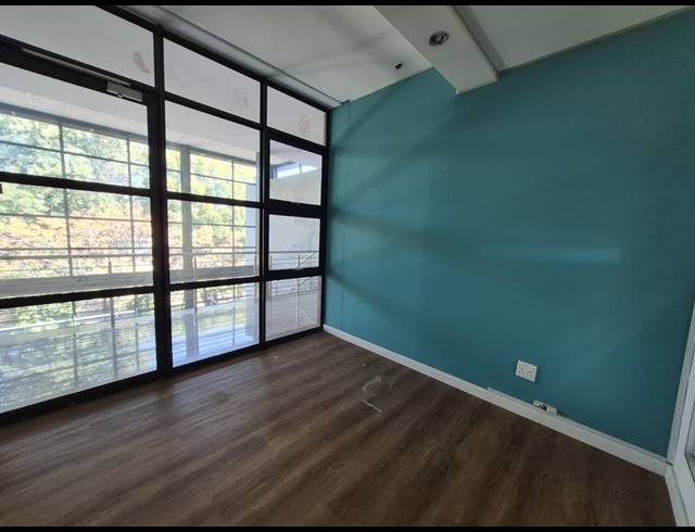 221M² OFFICE TO LET IN SANDTON CENTRAL